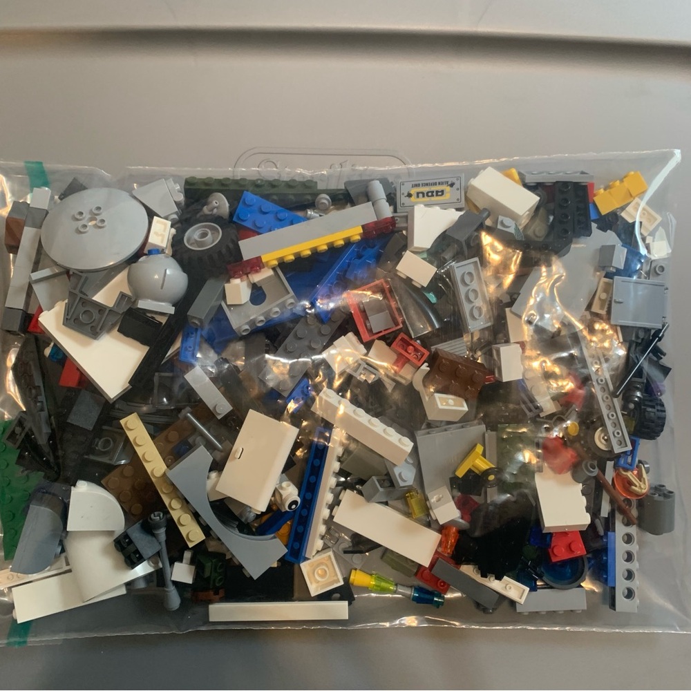 Legos 1lb assorted
(2371) - Picture 4 of 6